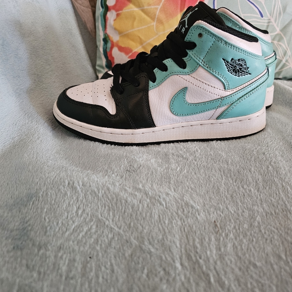 Air Jordan 1 Mid Basketball Shoes In Tropical Twist Youth Size 4.5 - Picture 5 of 14